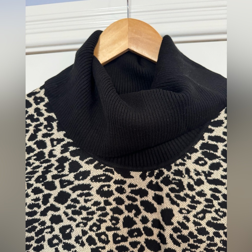 Calvin Klein leopard print sweater dress large NWOT - Picture 2 of 5